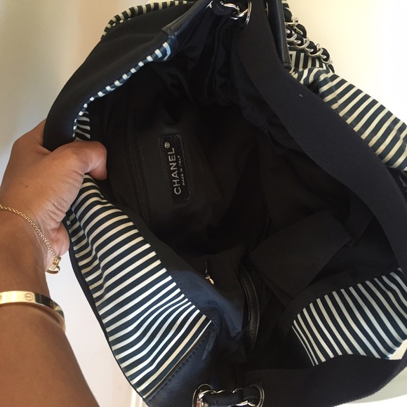 COPY - 💯 Authentic!!! Black and White Chanel bag. - Picture 3 of 11